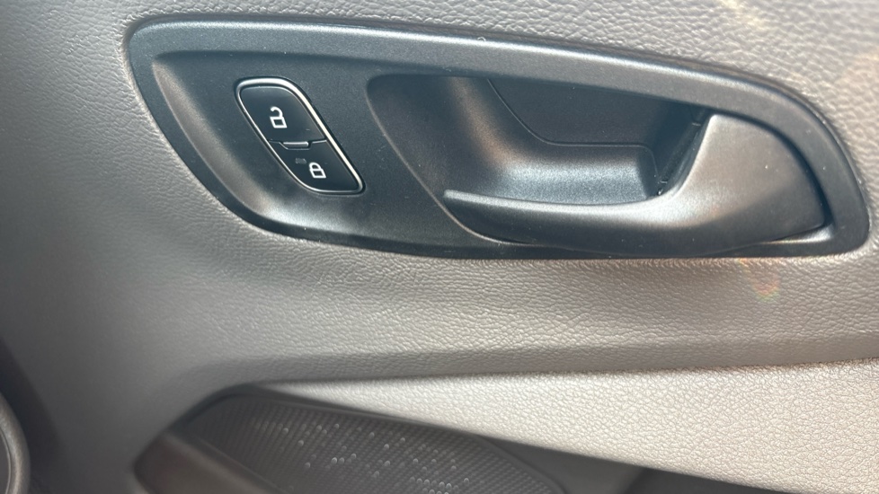 Ford Transit 350 L3 Diesel Fwd 2.0 EcoBlue 165ps H2 Limited Van [Nav] - Image 36