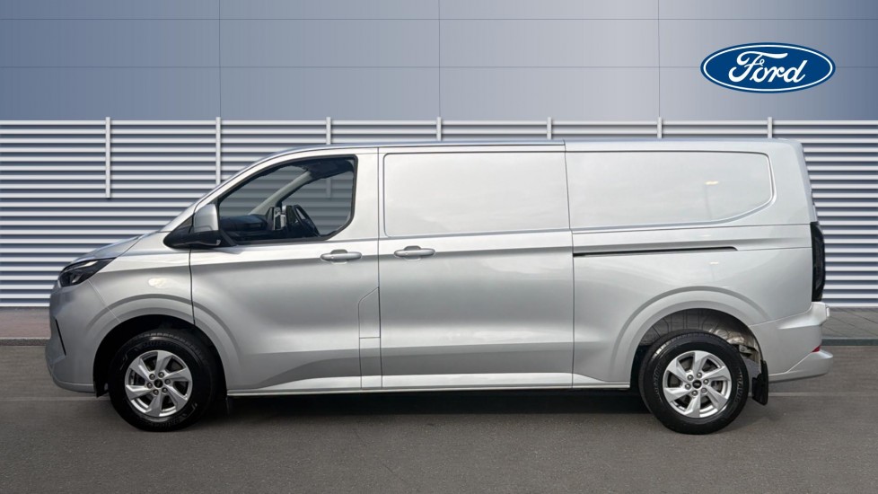 Ford Transit Custom 300 L2 Diesel Fwd 2.0 EcoBlue 136ps H1 Van Limited - Image 4