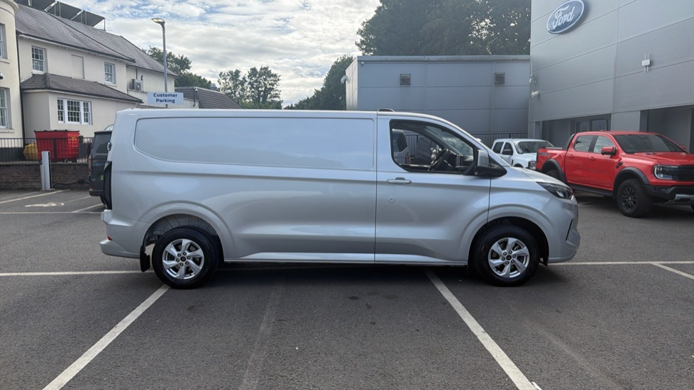 Ford Transit Custom 300 L2 Diesel Fwd 2.0 EcoBlue 136ps H1 Van Limited - Image 9