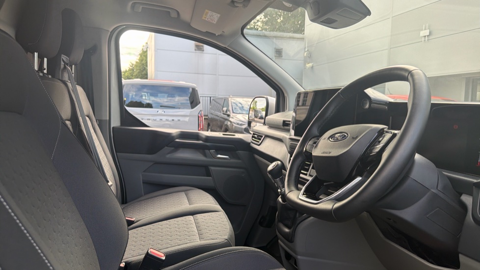 Ford Transit Custom 300 L2 Diesel Fwd 2.0 EcoBlue 136ps H1 Van Limited - Image 16