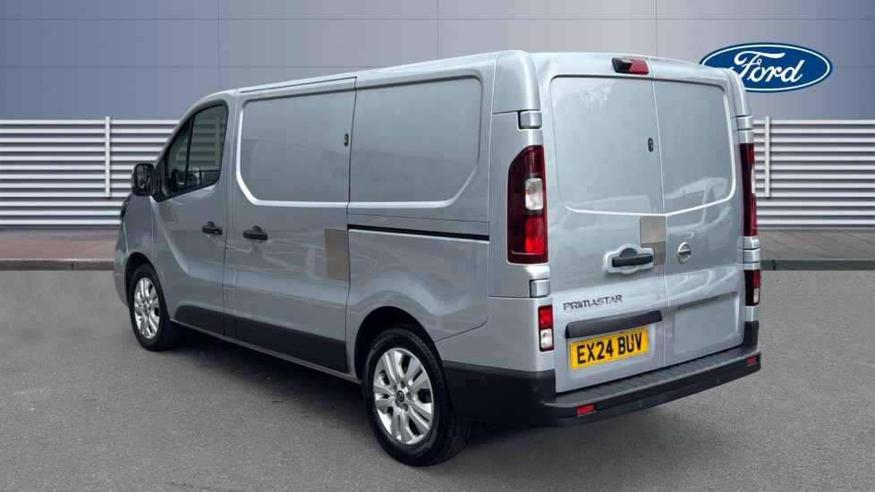 Nissan Primastar 30 L1 Diesel 2.0 dCi 130ps H1 Tekna Van - Image 2