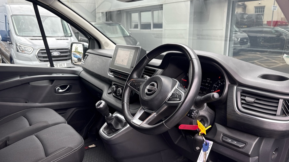 Nissan Primastar 30 L1 Diesel 2.0 dCi 130ps H1 Tekna Van - Image 16