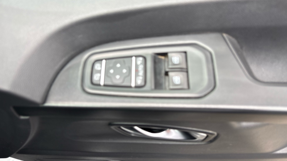 Nissan Primastar 30 L1 Diesel 2.0 dCi 130ps H1 Tekna Van - Image 28