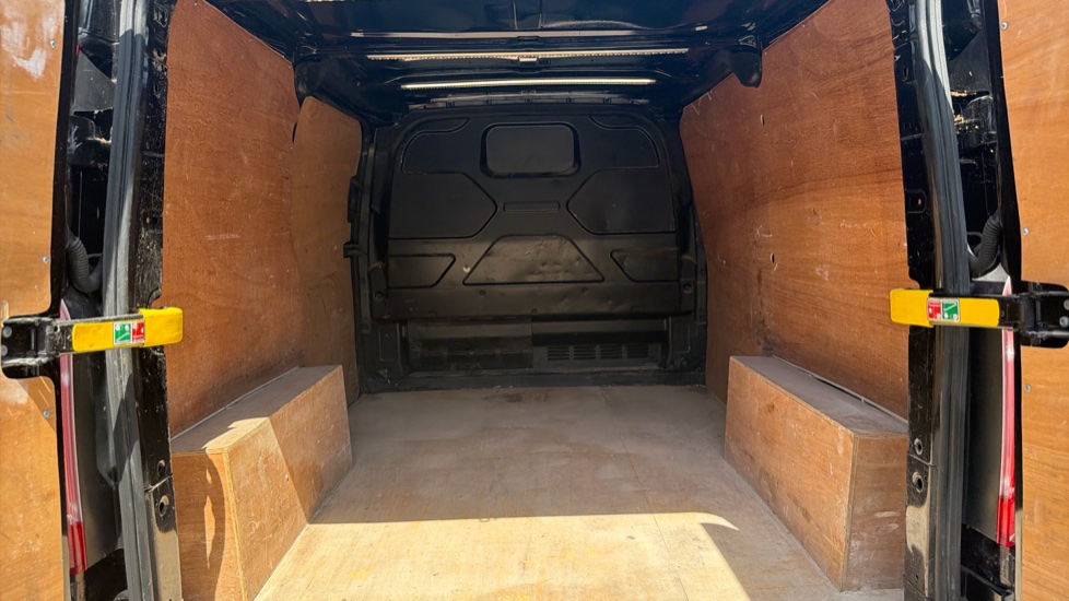 Ford Transit Custom 280 L1 Diesel Fwd 2.0 EcoBlue 130ps Low Roof Limited Van - Image 12