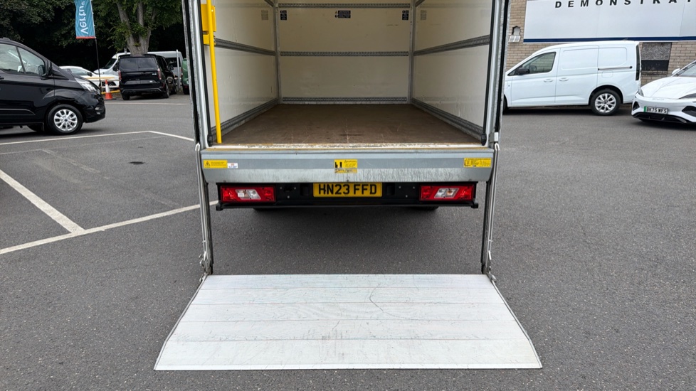 Ford Transit 350 L4 Diesel Fwd 2.0 EcoBlue 130ps Leader Luton Van - Image 3