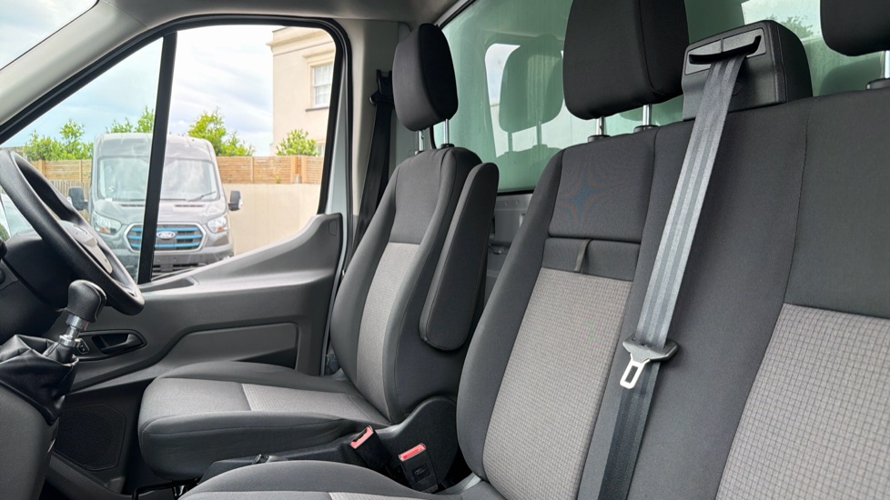 Ford Transit 350 L4 Diesel Fwd 2.0 EcoBlue 130ps Leader Luton Van - Image 13