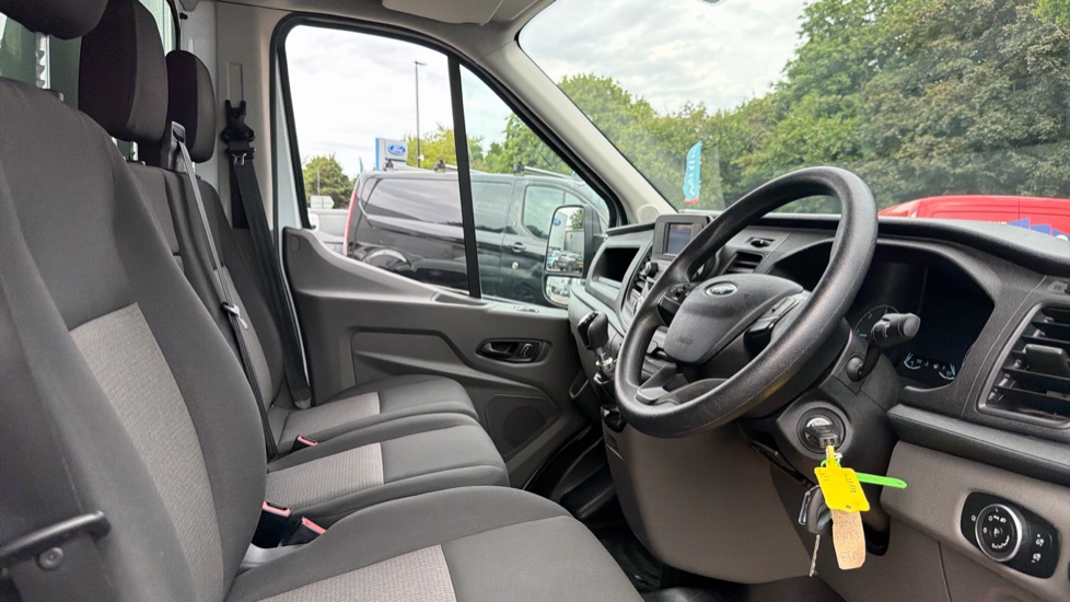 Ford Transit 350 L4 Diesel Fwd 2.0 EcoBlue 130ps Leader Luton Van - Image 16