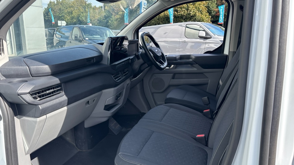 Ford Transit Custom 280 L1 Diesel Fwd 2.0 EcoBlue 136ps H1 Van Limited Auto - Image 13