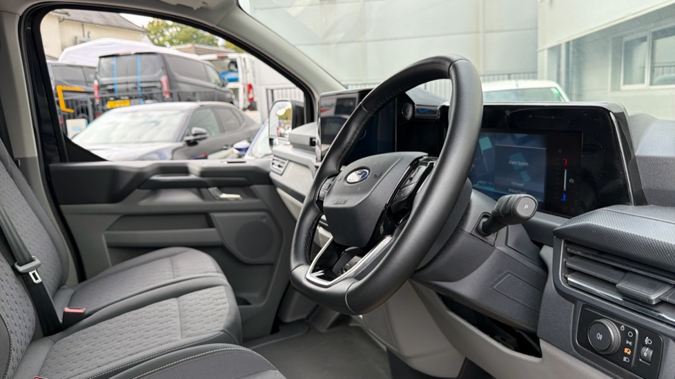 Ford Transit Custom E-320 L1 Rwd 100kW 65kWh H1 Van Limited Auto - Image 6