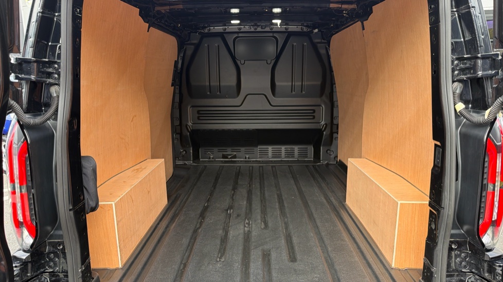 Ford Transit Custom E-320 L1 Rwd 100kW 65kWh H1 Van Limited Auto - Image 12