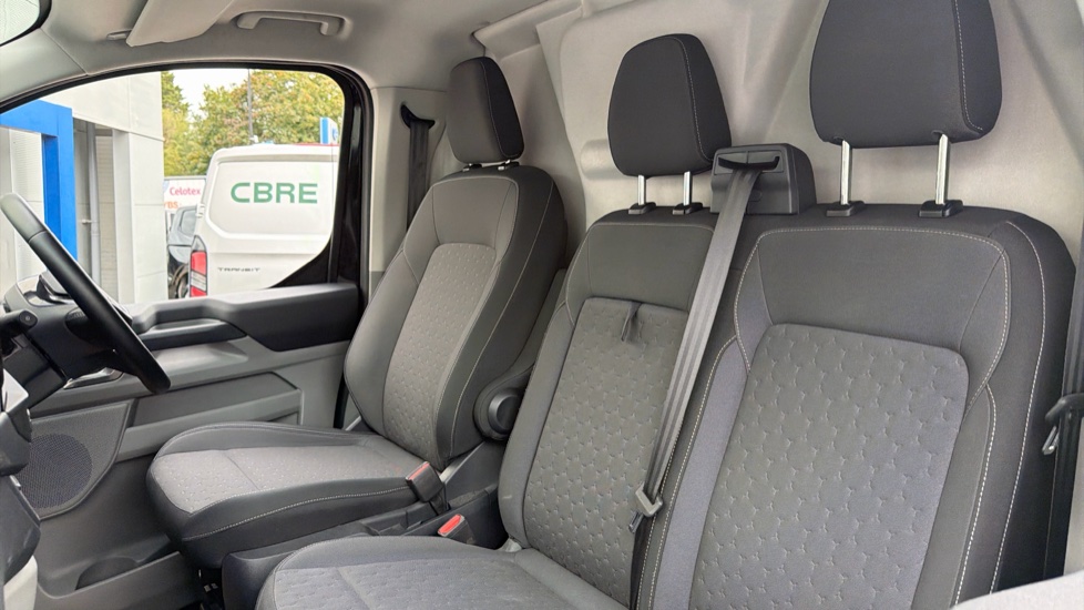 Ford Transit Custom E-320 L1 Rwd 100kW 65kWh H1 Van Limited Auto - Image 13