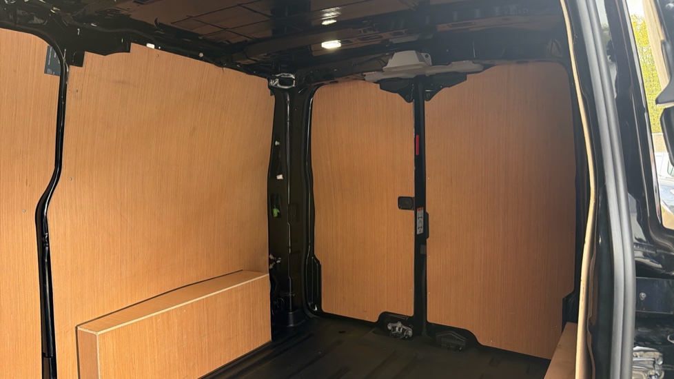 Ford Transit Custom E-320 L1 Rwd 100kW 65kWh H1 Van Limited Auto - Image 14