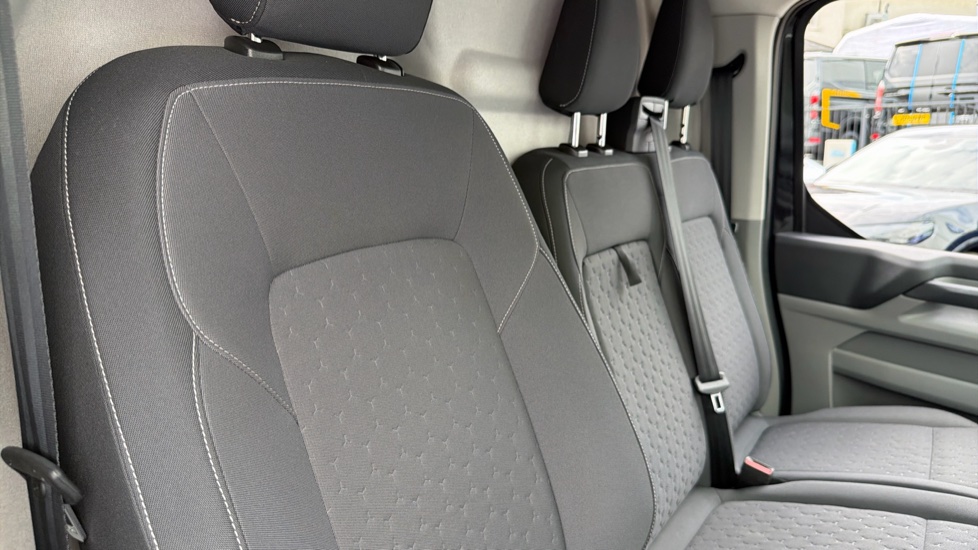 Ford Transit Custom E-320 L1 Rwd 100kW 65kWh H1 Van Limited Auto - Image 20