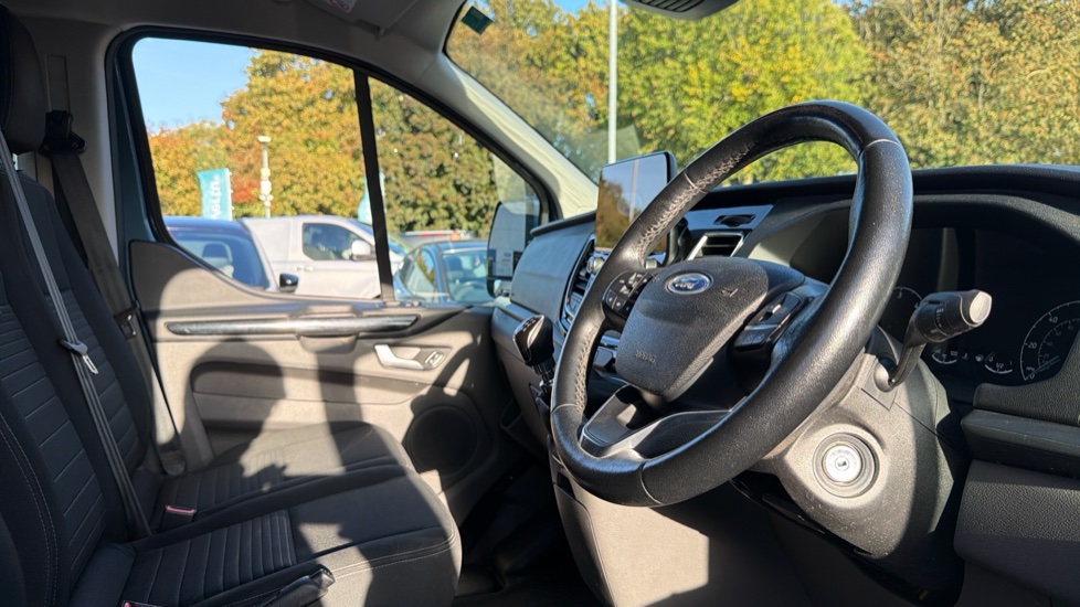 Ford Transit Custom 300 L2 Diesel Fwd 2.0 EcoBlue 170ps Low Roof Limited Van - Image 6