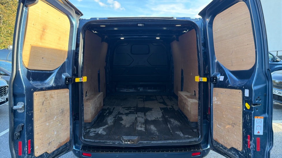 Ford Transit Custom 300 L2 Diesel Fwd 2.0 EcoBlue 170ps Low Roof Limited Van - Image 12