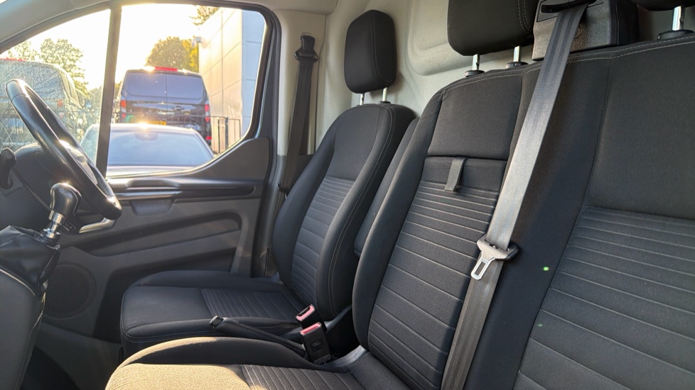 Ford Transit Custom 300 L2 Diesel Fwd 2.0 EcoBlue 170ps Low Roof Limited Van - Image 13