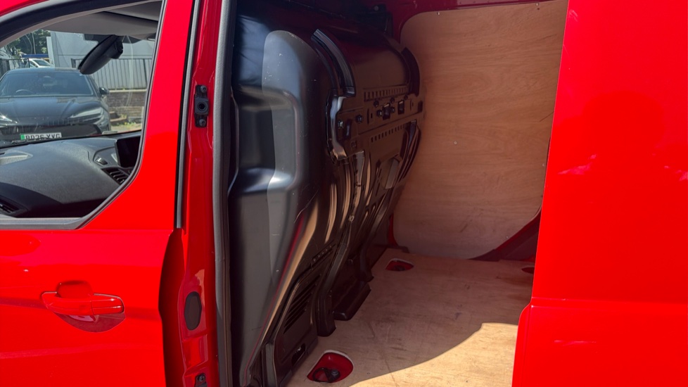 Ford Transit Connect 240 L1 Diesel 1.5 EcoBlue 100ps Limited Van - Image 18