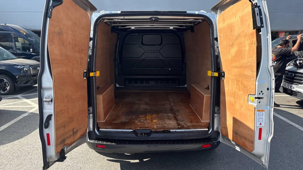 Ford Transit Custom 300 L2 Diesel Fwd 2.0 EcoBlue 170ps Low Roof Active Van - Image 12