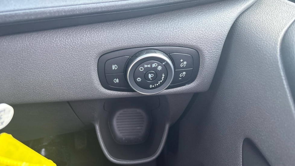 Ford Transit Custom 300 L2 Diesel Fwd 2.0 EcoBlue 170ps Low Roof Active Van - Image 31