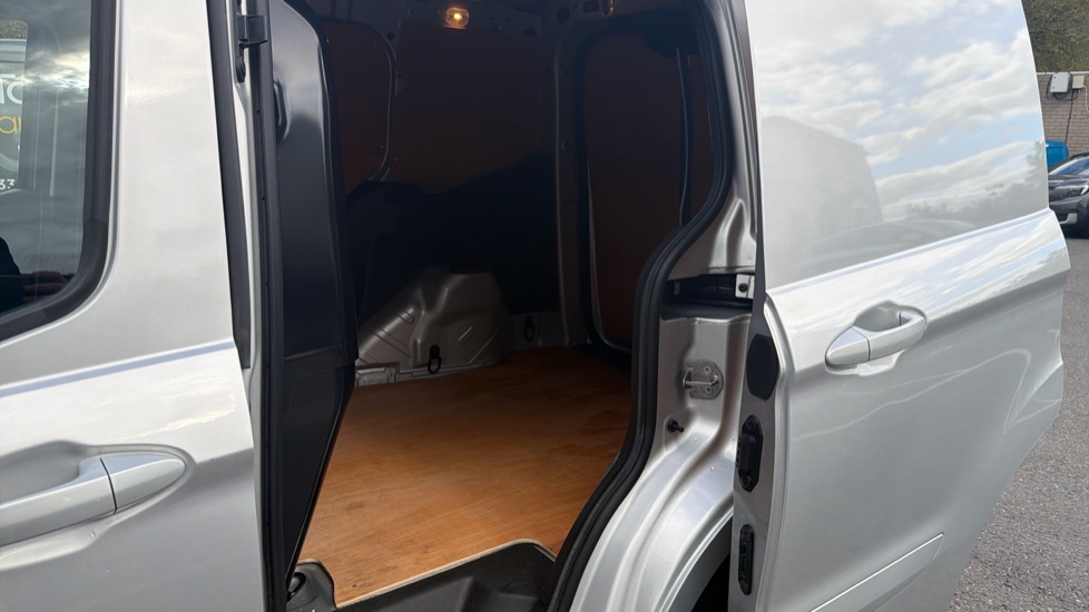 Ford Transit Courier Diesel 1.5 TDCi 100ps Limited Van [6 Speed] - Image 5
