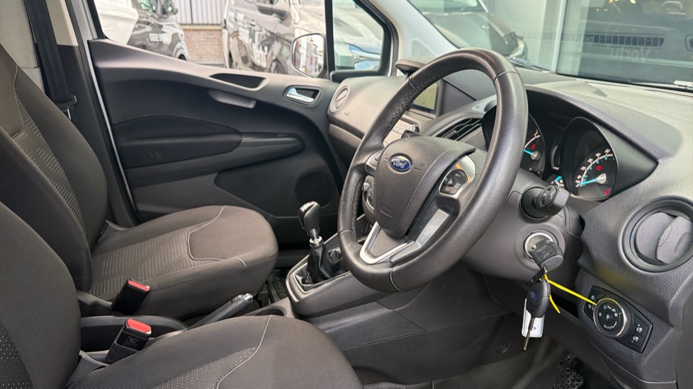 Ford Transit Courier Diesel 1.5 TDCi 100ps Limited Van [6 Speed] - Image 6