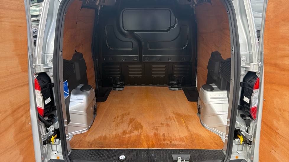Ford Transit Courier Diesel 1.5 TDCi 100ps Limited Van [6 Speed] - Image 12