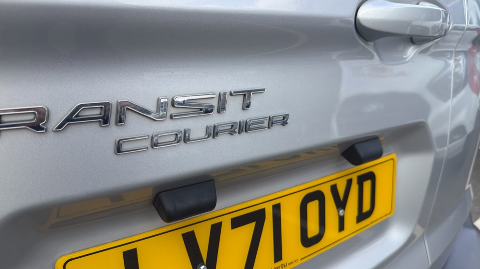 Ford Transit Courier Diesel 1.5 TDCi 100ps Limited Van [6 Speed] - Image 23
