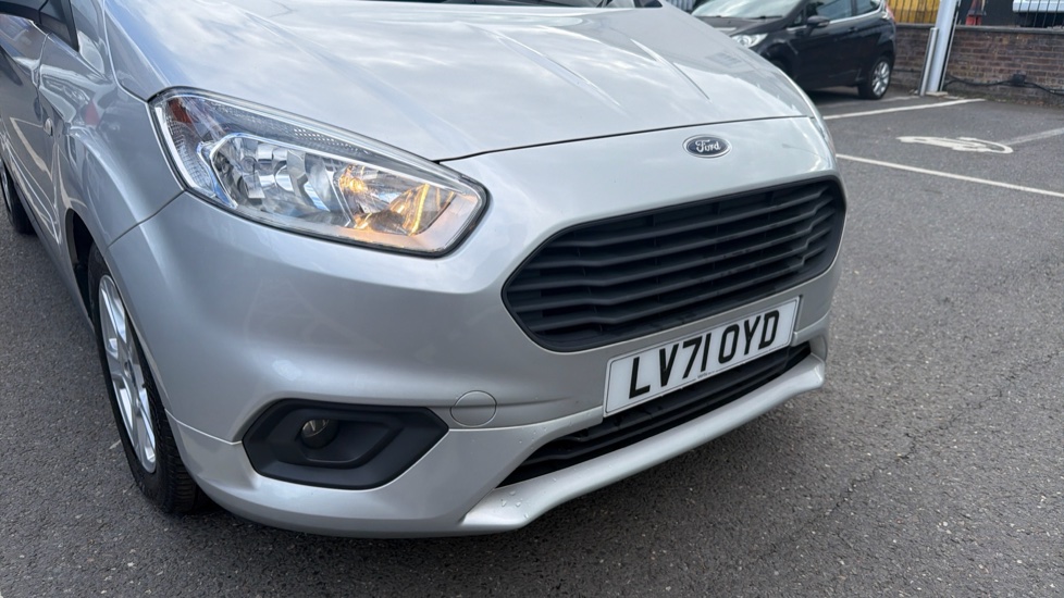 Ford Transit Courier Diesel 1.5 TDCi 100ps Limited Van [6 Speed] - Image 24