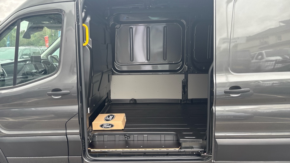 Ford Transit E-350 L3 Rwd 135kW 68kWh H2 Trend Van Auto [DAP] - Image 5