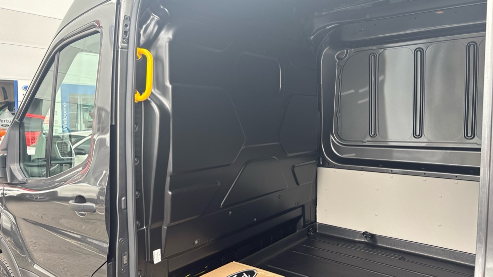 Ford Transit E-350 L3 Rwd 135kW 68kWh H2 Trend Van Auto [DAP] - Image 18