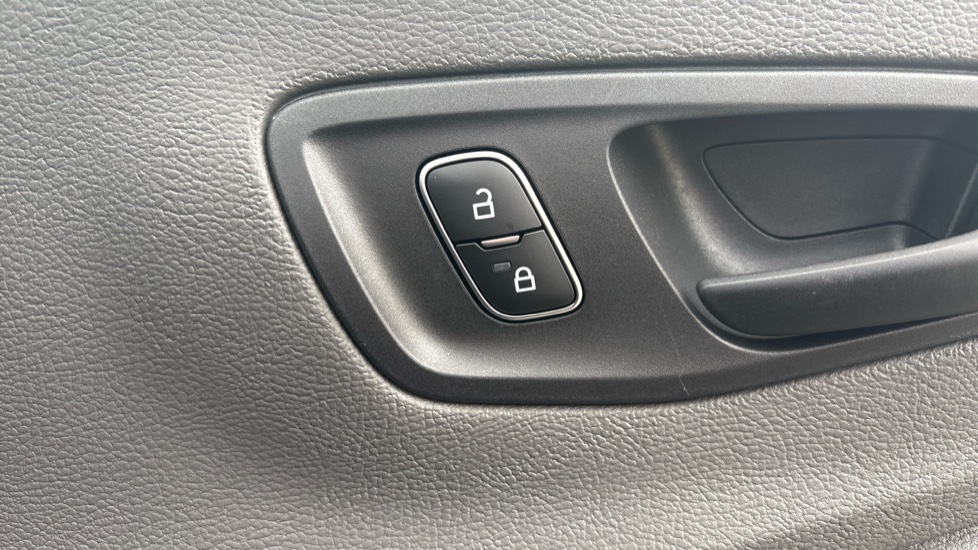 Ford Transit E-350 L3 Rwd 135kW 68kWh H2 Trend Van Auto [DAP] - Image 23