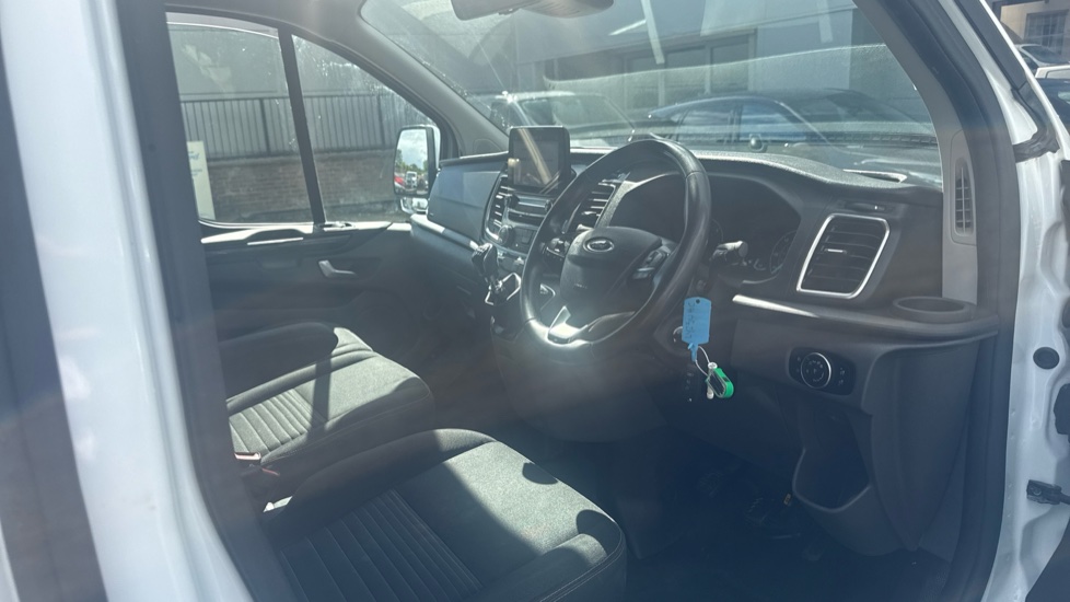 Ford Transit Custom 280 L1 Diesel Fwd 2.0 EcoBlue 130ps Low Roof Limited Van - Image 6