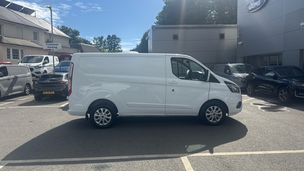 Ford Transit Custom 280 L1 Diesel Fwd 2.0 EcoBlue 130ps Low Roof Limited Van - Image 9