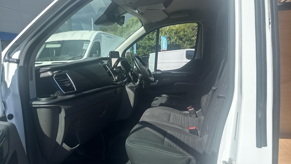 Ford Transit Custom 280 L1 Diesel Fwd 2.0 EcoBlue 130ps Low Roof Limited Van - Image 13