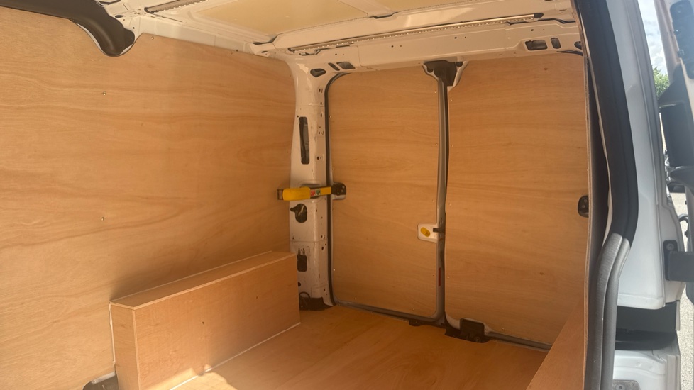 Ford Transit Custom 280 L1 Diesel Fwd 2.0 EcoBlue 130ps Low Roof Limited Van - Image 14