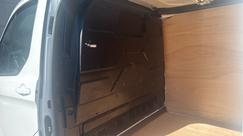 Ford Transit Custom 280 L1 Diesel Fwd 2.0 EcoBlue 130ps Low Roof Limited Van - Image 18