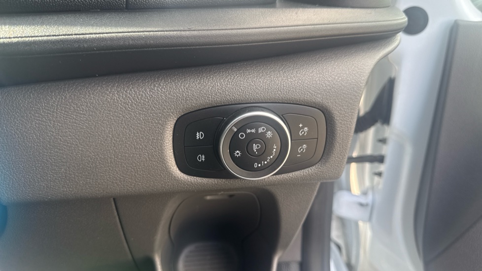 Ford Transit Custom 280 L1 Diesel Fwd 2.0 EcoBlue 130ps Low Roof Limited Van - Image 21