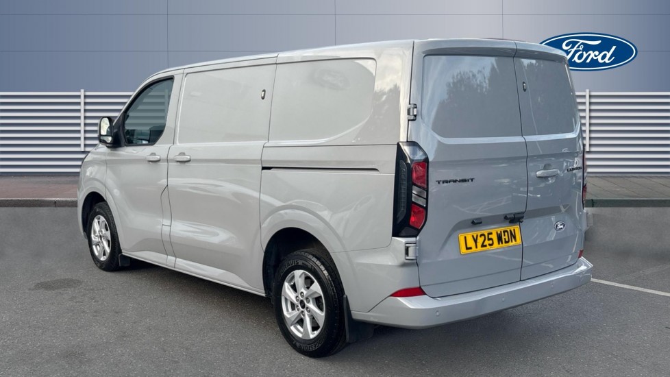 Ford Transit Custom 320 L1 Diesel Fwd 2.0 EcoBlue 136ps H1 Van Limited Auto - Image 2