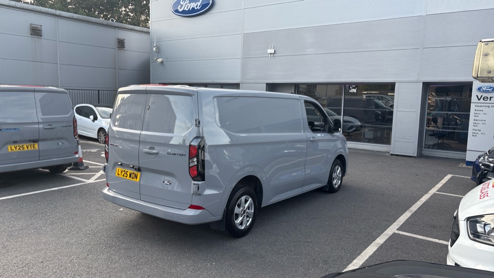 Ford Transit Custom 320 L1 Diesel Fwd 2.0 EcoBlue 136ps H1 Van Limited Auto - Image 10