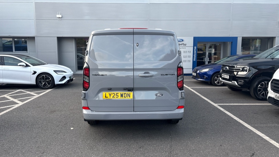 Ford Transit Custom 320 L1 Diesel Fwd 2.0 EcoBlue 136ps H1 Van Limited Auto - Image 11
