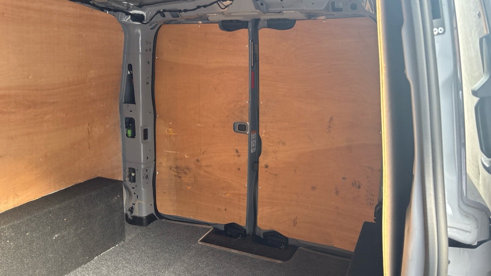 Ford Transit Custom 320 L1 Diesel Fwd 2.0 EcoBlue 136ps H1 Van Limited Auto - Image 14