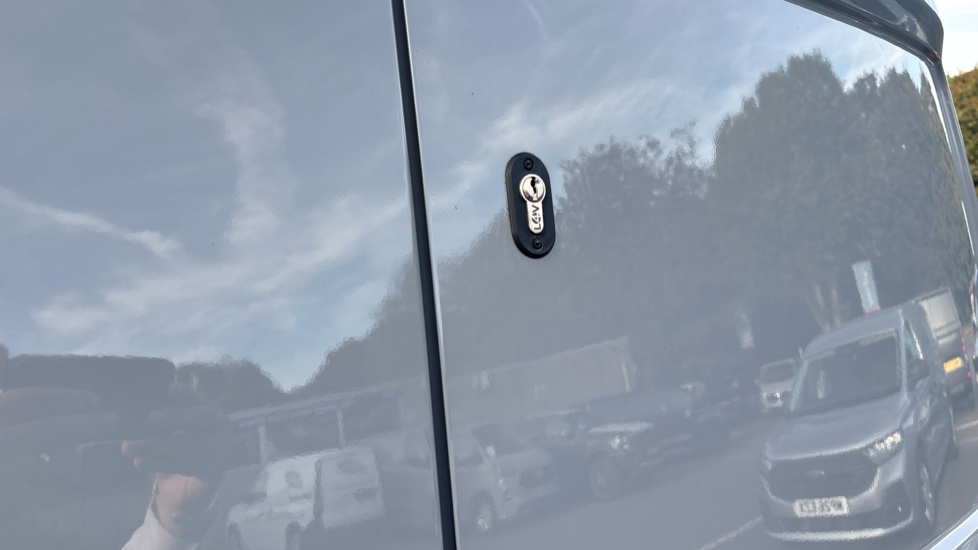 Ford Transit Custom 320 L1 Diesel Fwd 2.0 EcoBlue 136ps H1 Van Limited Auto - Image 24