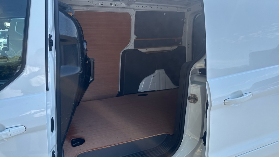 Ford Transit Connect 240 L2 Diesel 1.5 EcoBlue 120ps Limited Van - Image 5