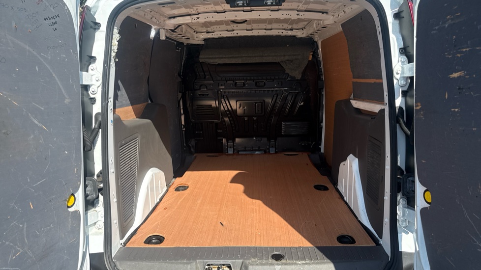 Ford Transit Connect 240 L2 Diesel 1.5 EcoBlue 120ps Limited Van - Image 12
