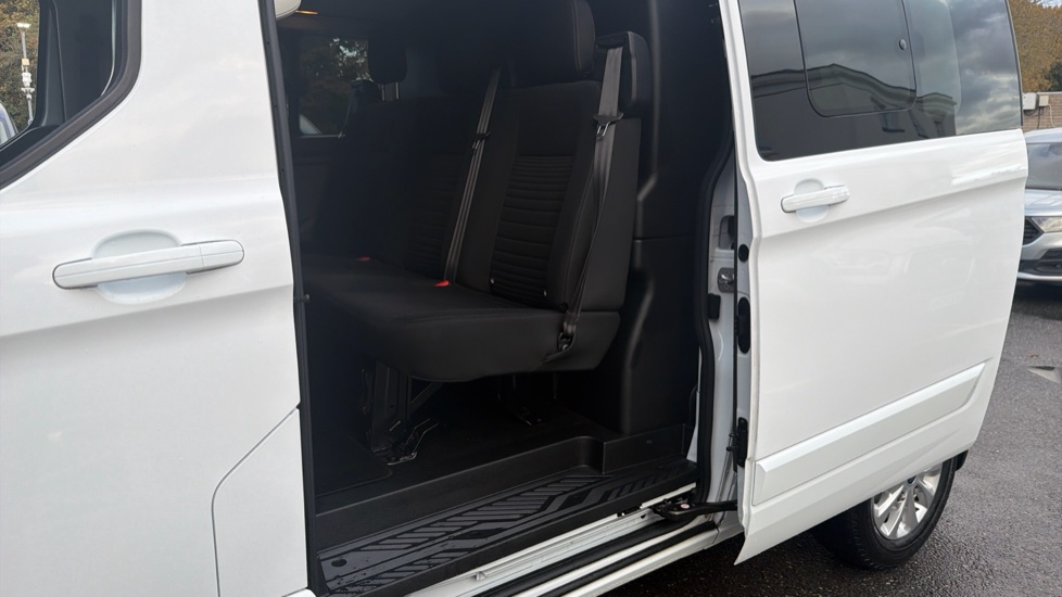 Ford Transit Custom 320 L2 Diesel Fwd 2.0 EcoBlue 170ps Low Roof D/Cab Limited Van Auto - Image 5