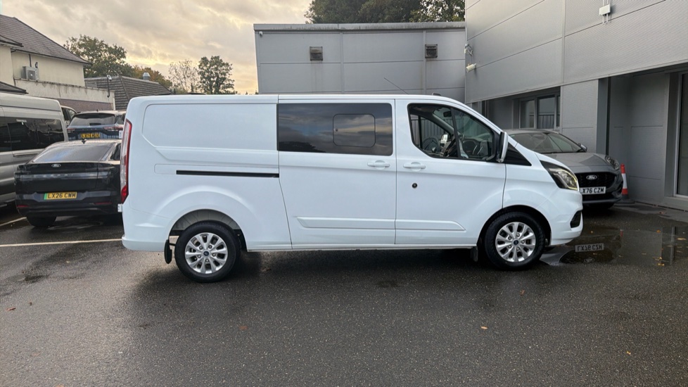 Ford Transit Custom 320 L2 Diesel Fwd 2.0 EcoBlue 170ps Low Roof D/Cab Limited Van Auto - Image 9