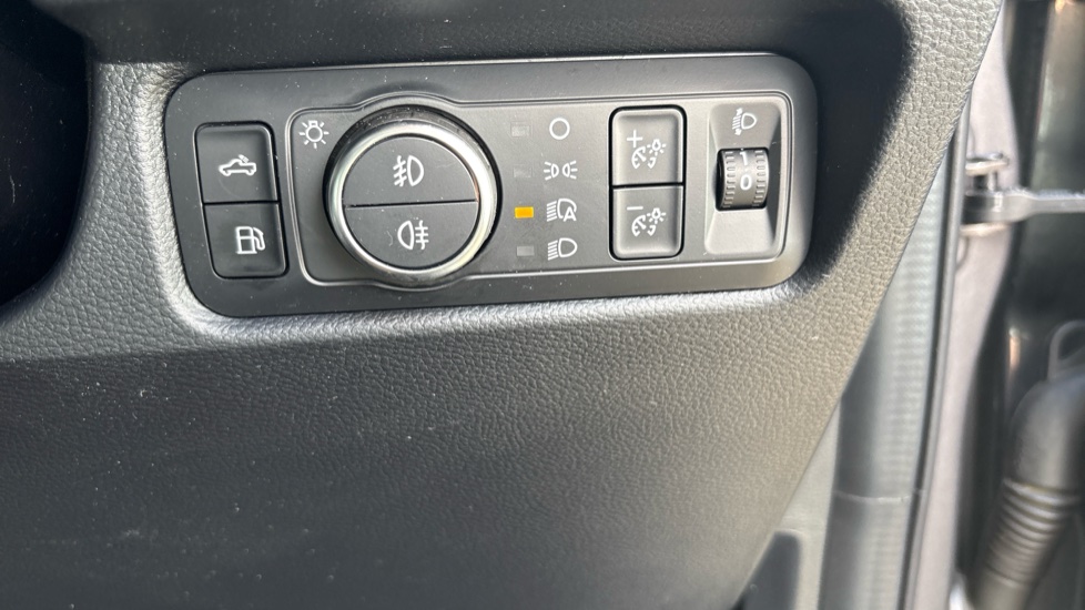 Ford Ranger Petrol Pick Up D/Cab Wildtrak 2.3 EcoBoost PHEV 281 Auto - Image 29