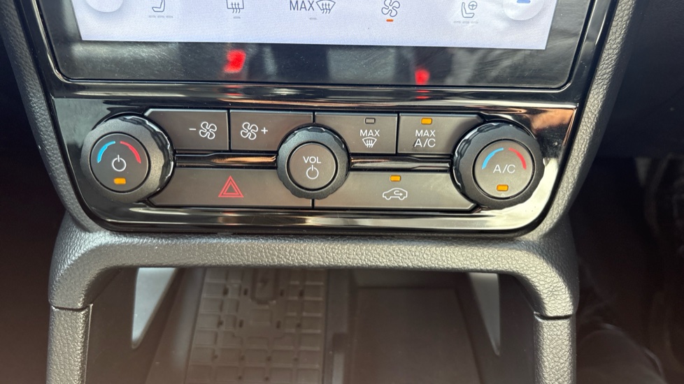 Ford Ranger Petrol Pick Up D/Cab Wildtrak 2.3 EcoBoost PHEV 281 Auto - Image 41