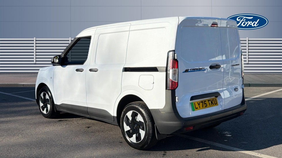 Ford Transit Courier E-Transit Courier 100kW 43kWh Trend Van Auto - Image 2