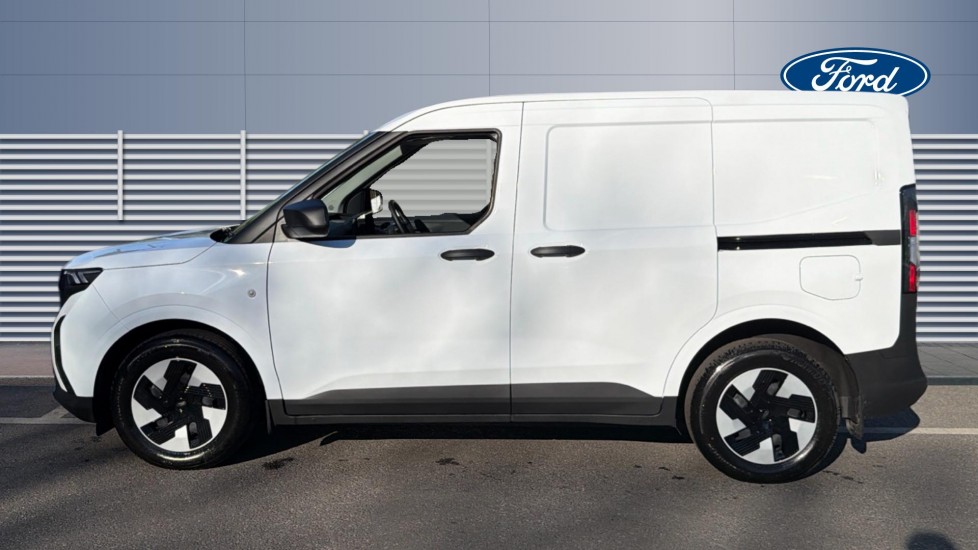 Ford Transit Courier E-Transit Courier 100kW 43kWh Trend Van Auto - Image 4